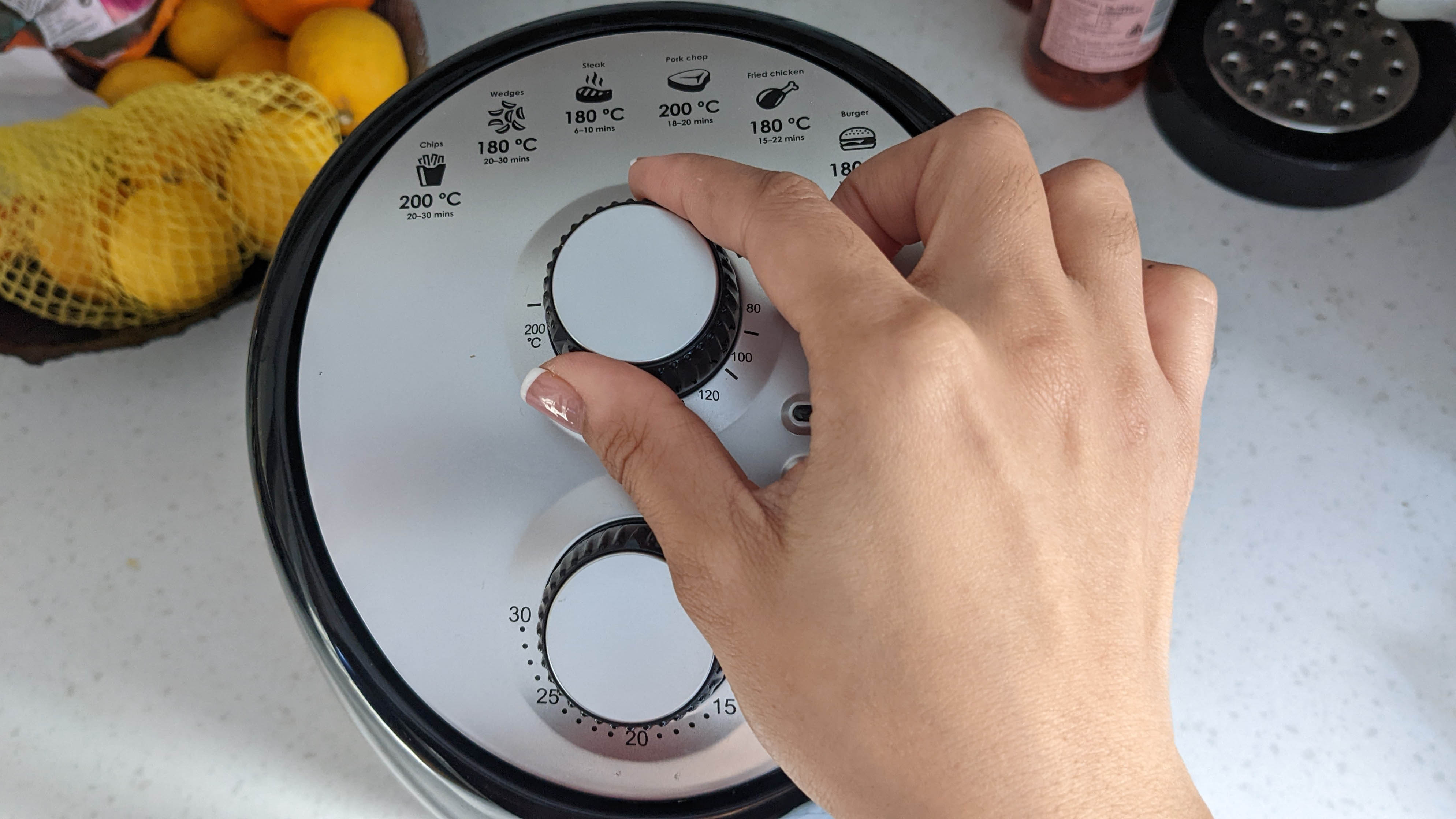 הטמפרטורה במטיגון אוויר מתכווננת