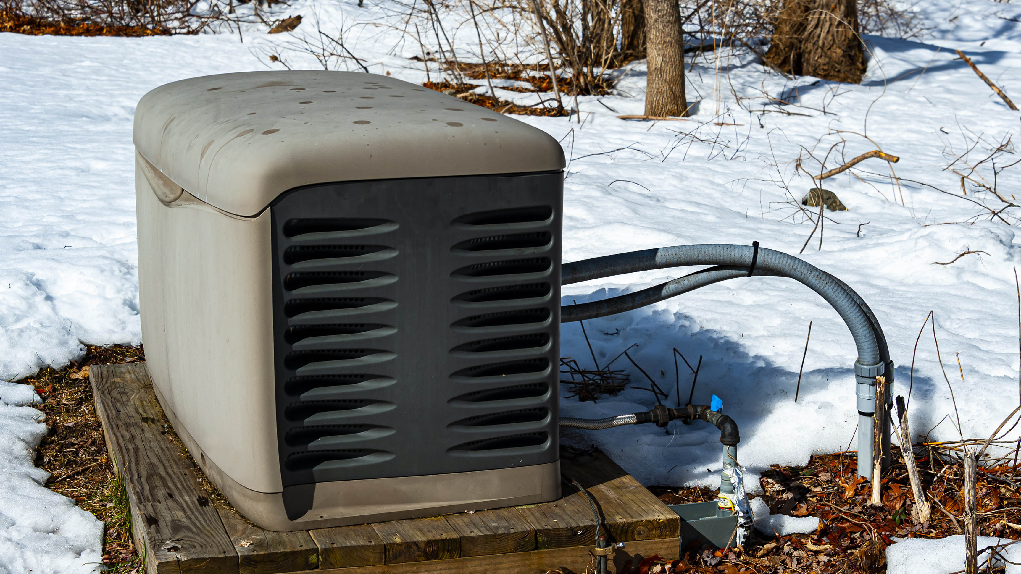 גנרטור קטן בשלג