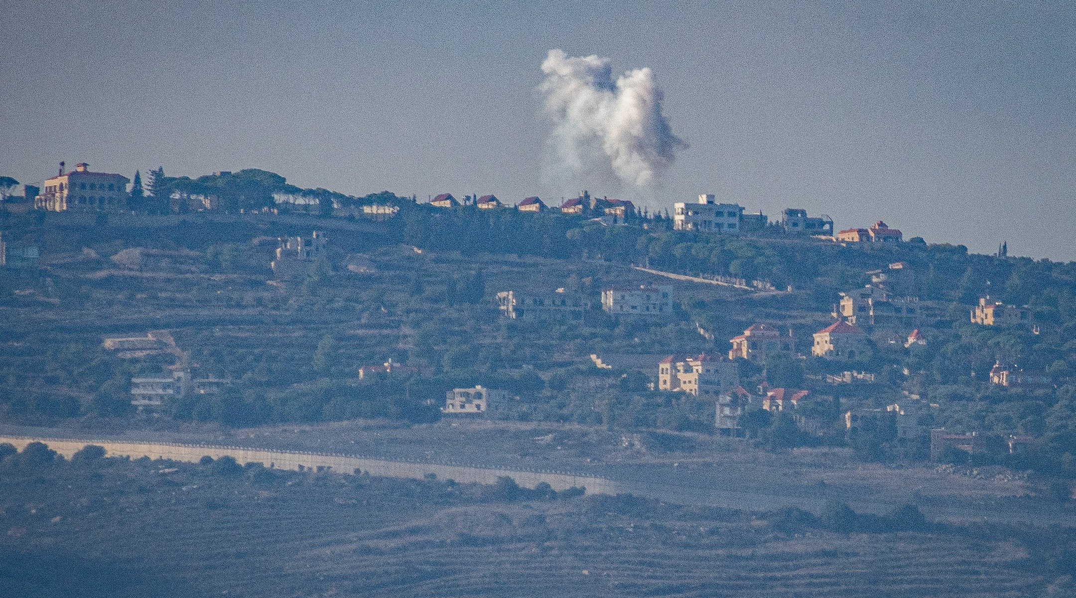 2 אזרחים ישראלים ושלושה תוקפים לבנונים נהרגו בקרבות מתגברים בגבולה הצפוני של ישראל