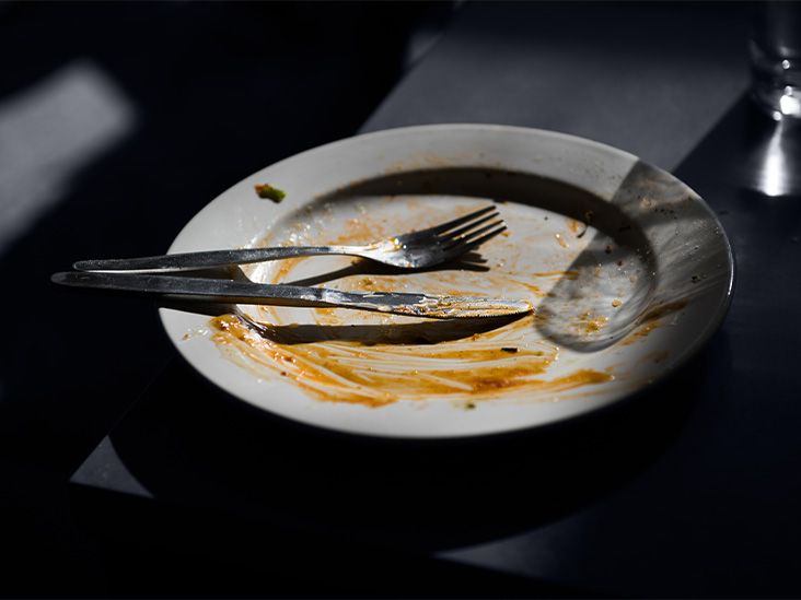 האם קיצוץ קלוריות יכול לעזור להאט את הזדקנות המוח?