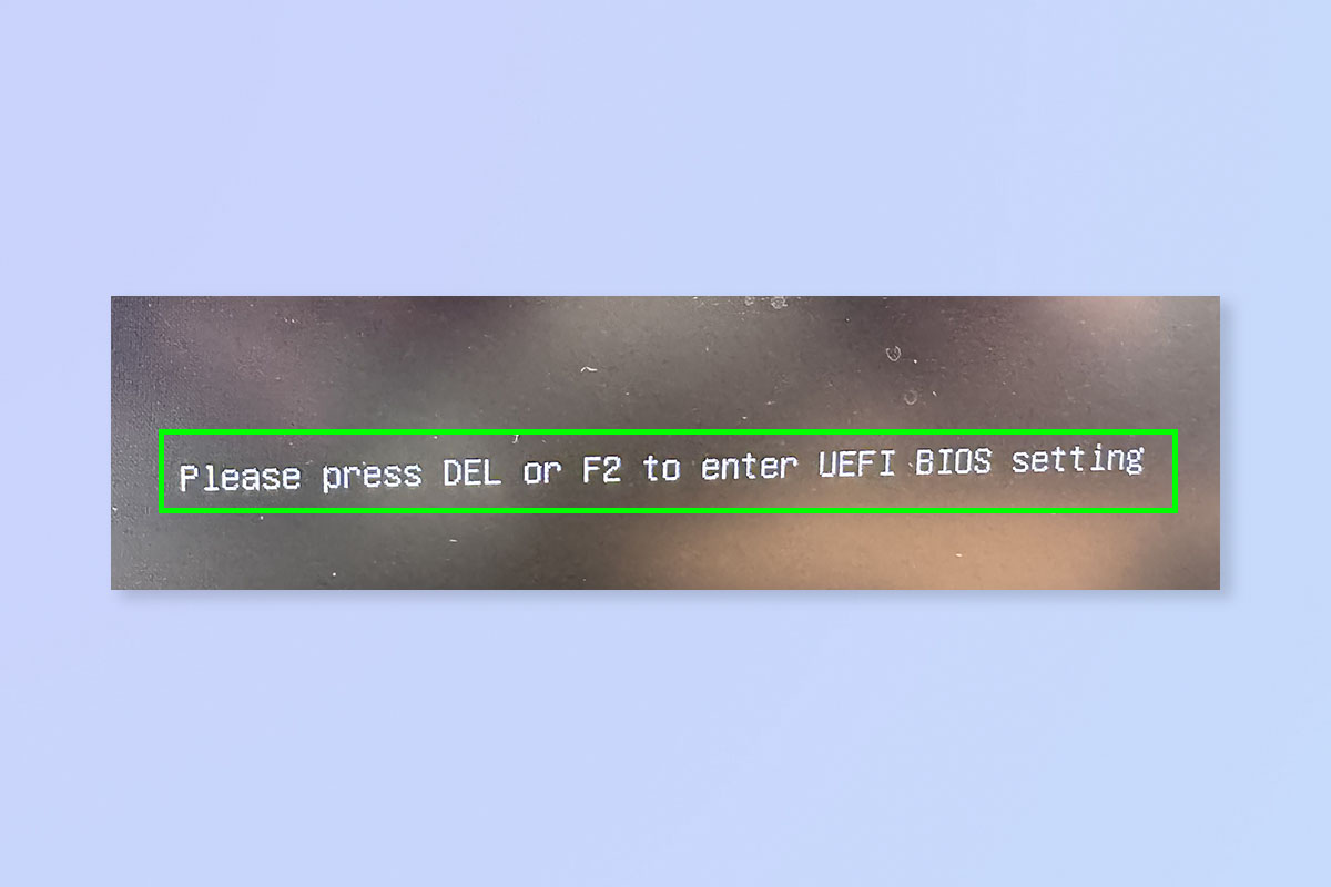 צילום מסך המראה כיצד להיכנס לתפריט ה-BIOS במחשב Windows
