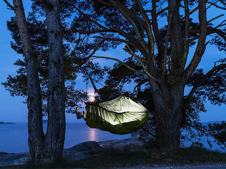 גם יותר מדי וגם מעט מדי שינה הקשורים לסימנים של דמנציה, שבץ מוחי