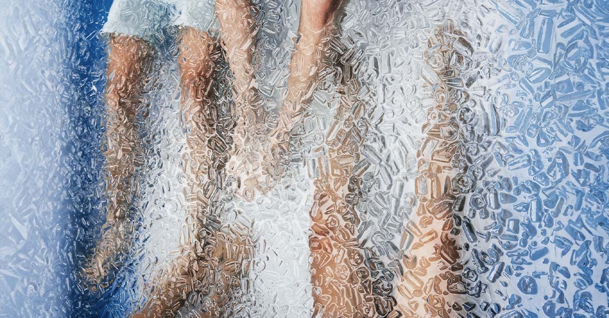 האם טבילה במים קרים באמת מגבירה חסינות, ביצועים אתלטיים?