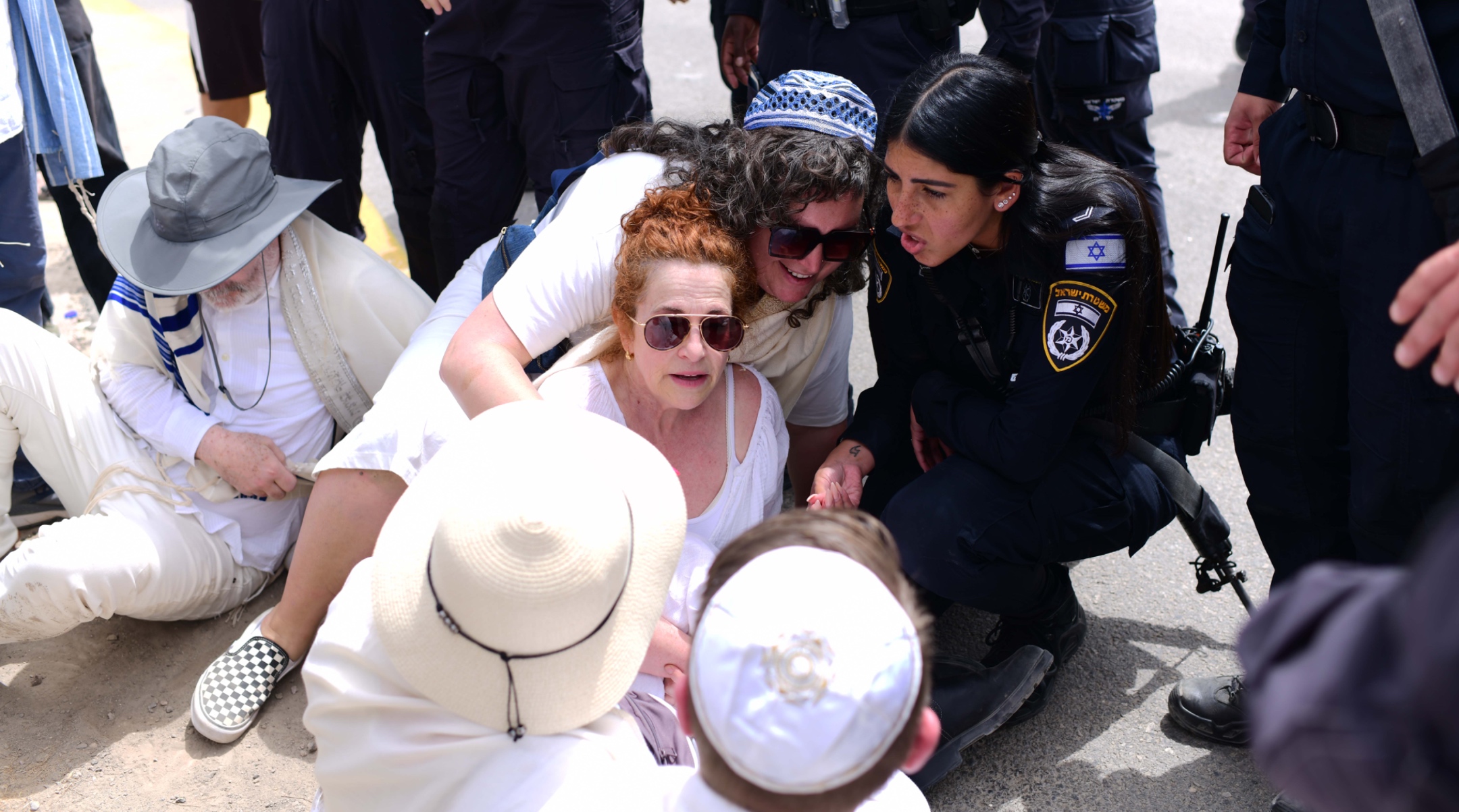משטרת ישראל עצרה את הסופרת איילת ולדמן ושישה נוספים במחאת הגבול בעזה