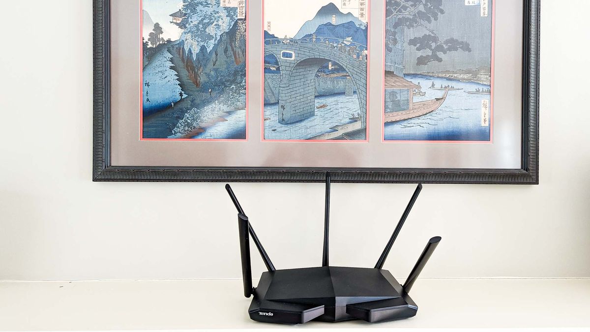 סקירת Tenda RX27 Pro מאת Brian Nadel שפורסמה ב-9 במאי 24 ה-Tenda RX27 Pro אולי לא הנתב המהיר או היפה ביותר של Wi-Fi 6E אבל זה די והותר אם אתם מחפשים לשדרג את הרשת הביתית שלכם בתקציב מצומצם.