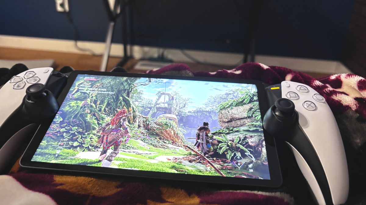 סקירת פורטל פלייסטיישן מאת ניק פינו עודכן לאחרונה ב-17 במאי 24 פורטל הפלייסטיישן מאפשר לך לקחת את המשחקים שלך לכל מקום - אבל בעיות חביון ימנעו ממך ליהנות ממנו.