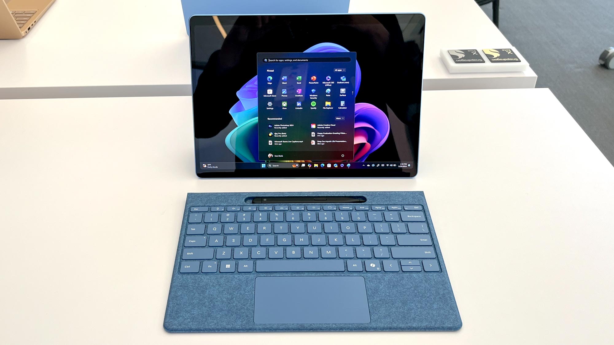 יחידת הדגמה של Microsoft Surface Pro 11