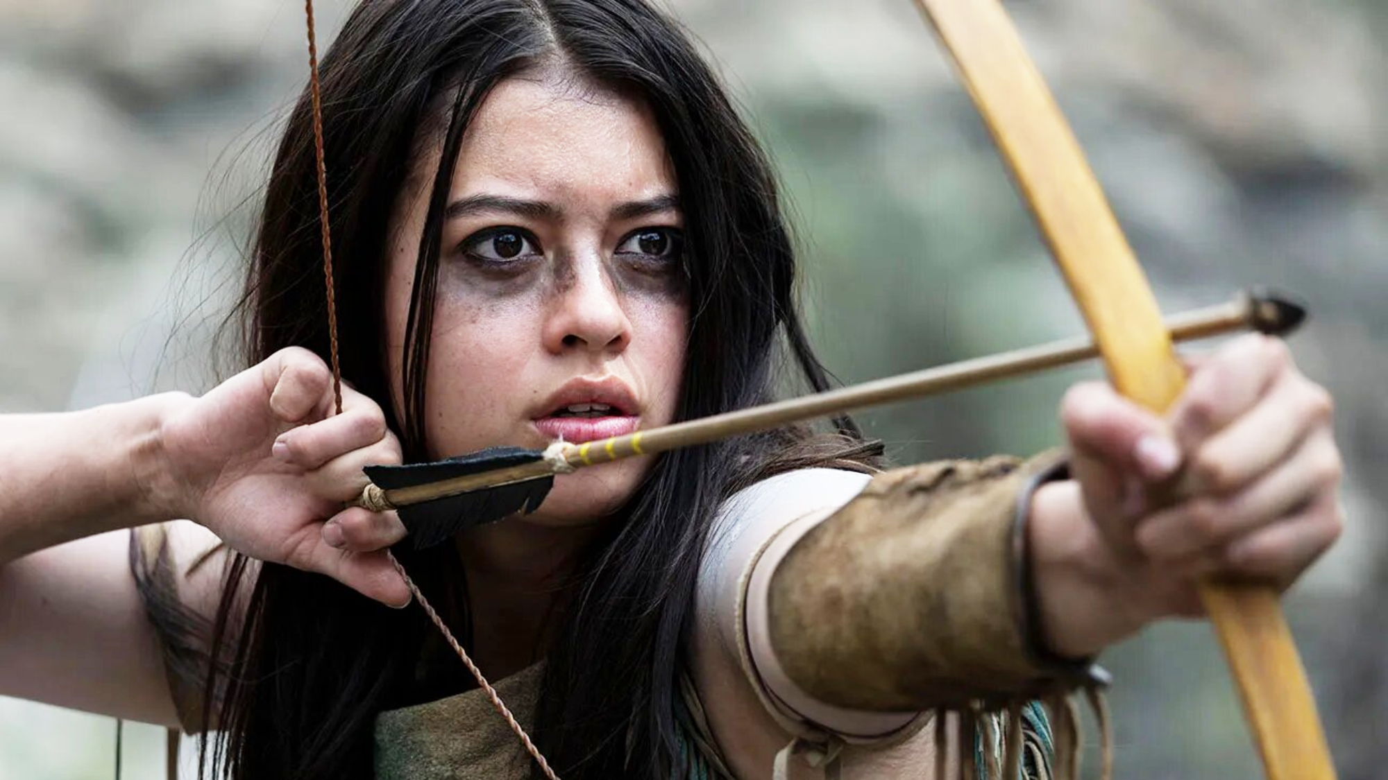 Amber Midthunder בתור נארו בסרט Prey (2022)