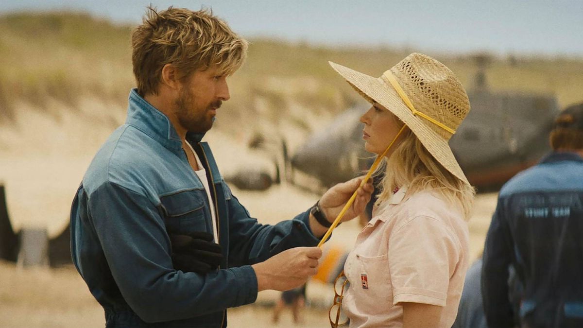 (L-R) Ryan Gosling as Colt Seavers and Emily Blunt as Jody Moreno in