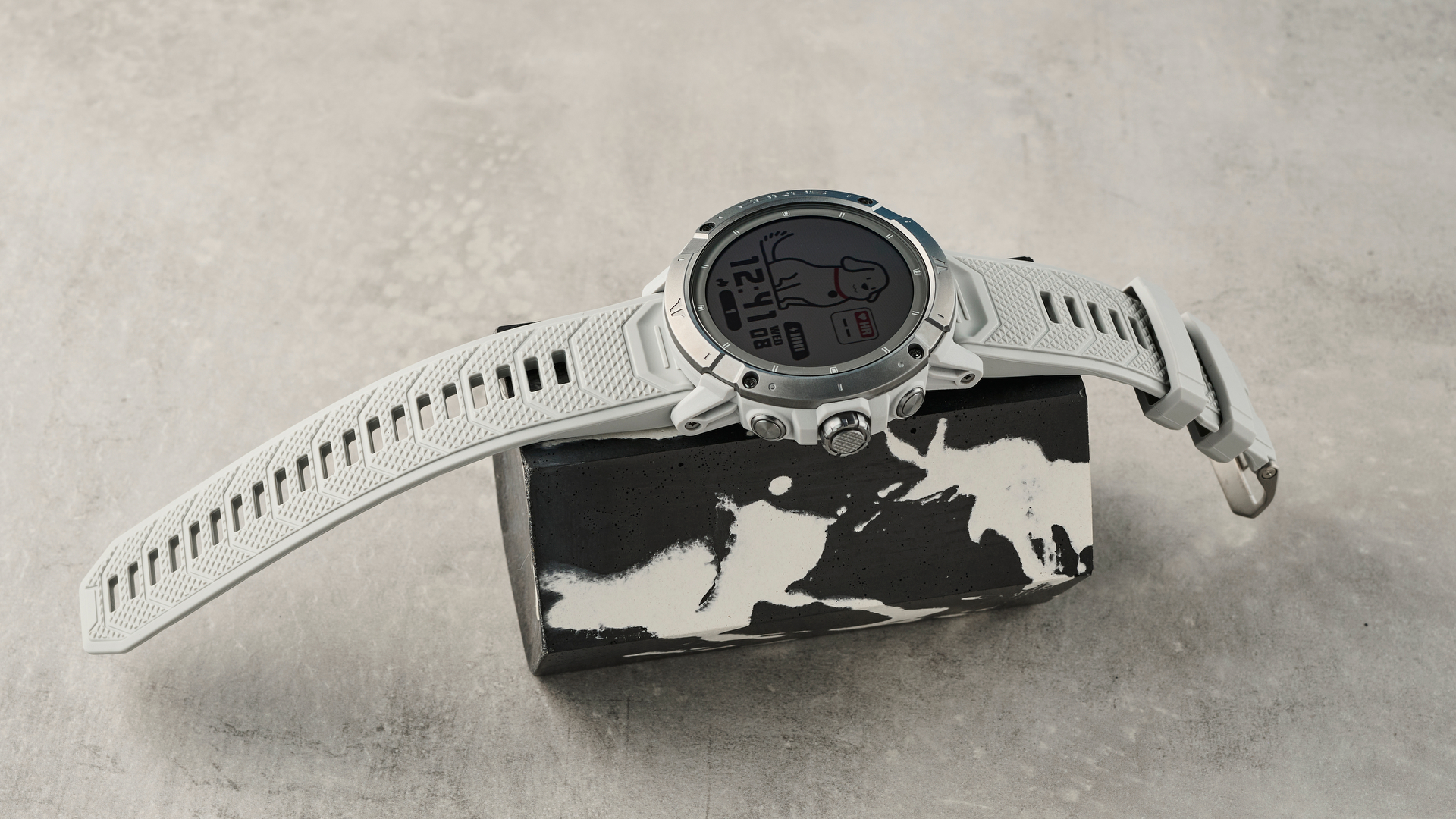 שעון חכם Coros Vertix 2S בצבעי הירח