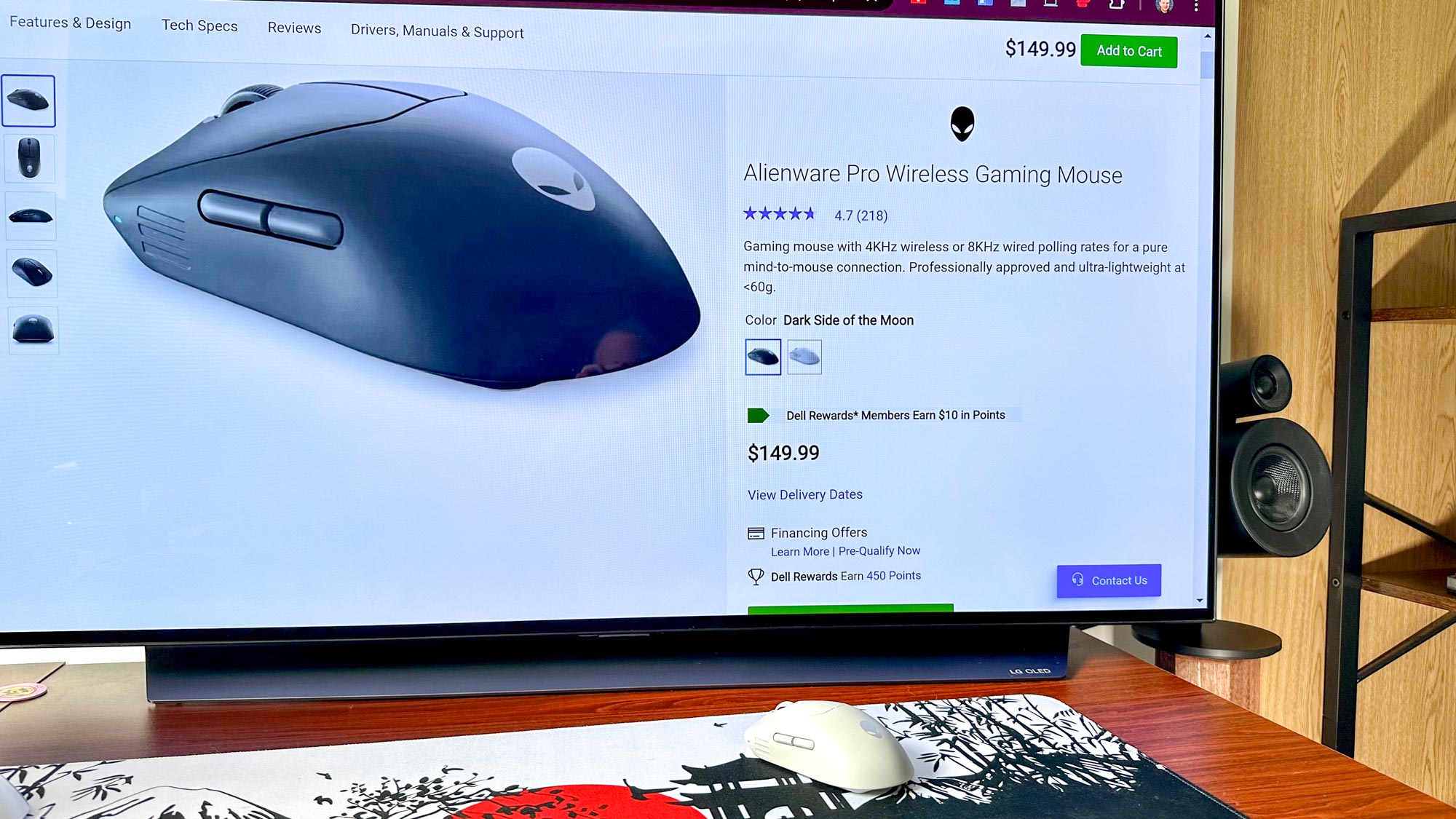 Alienware Pro Wireless Gaming Mouse מול טלוויזיית LG C2 OLED.
