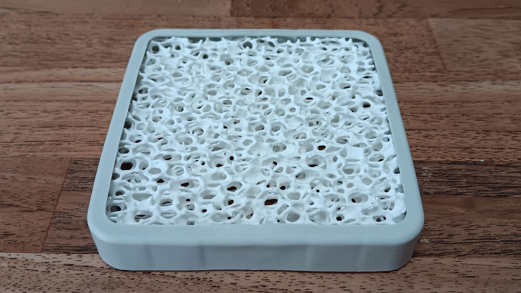 פילטר מדף על השולחן