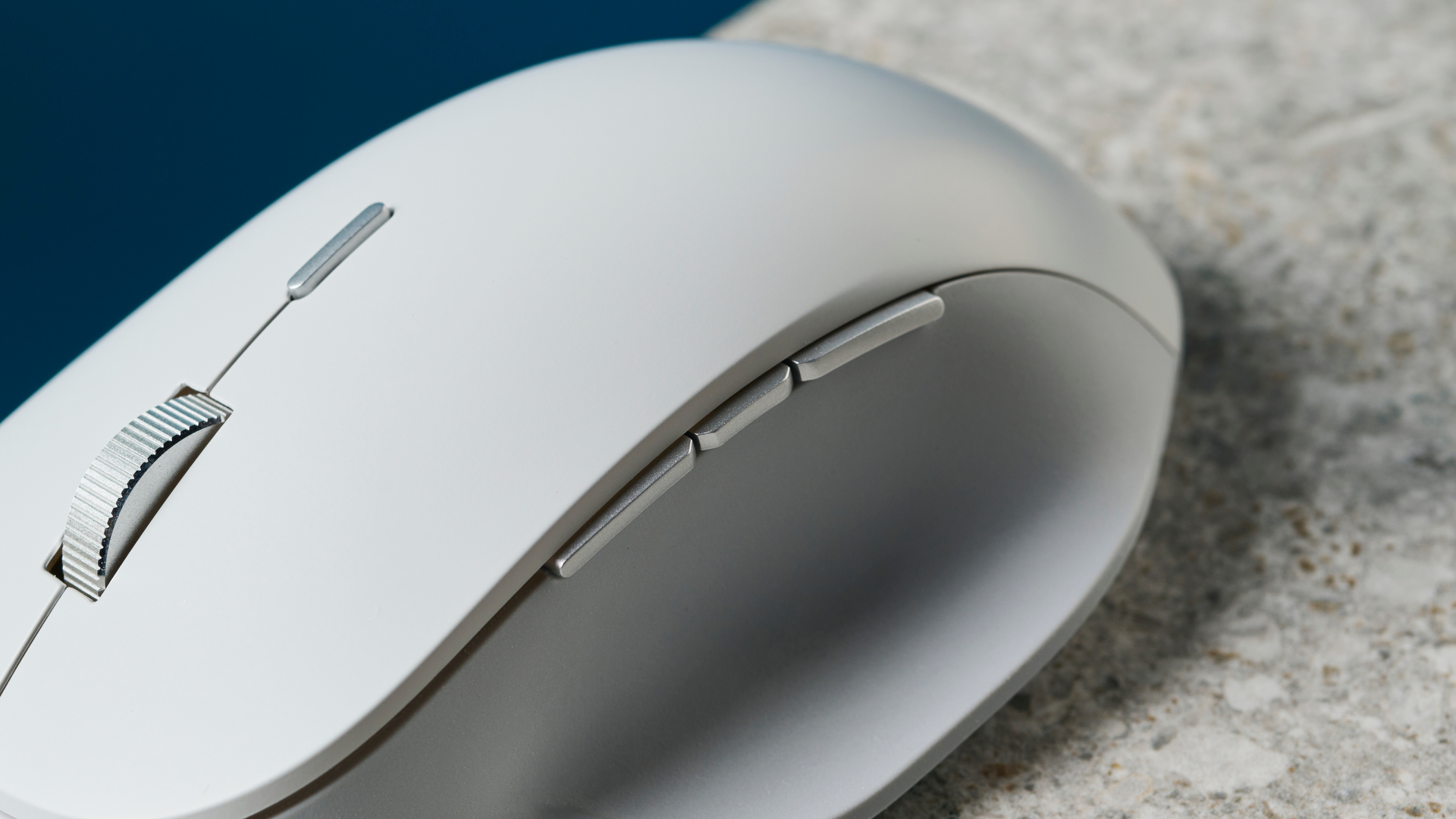 עכבר אלחוטי לבן של Microsoft Surface Precision