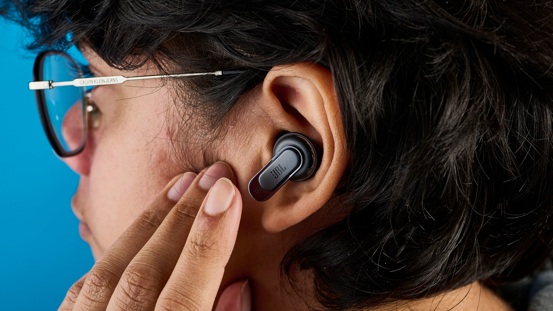 זוג אוזניות אלחוטיות JBL Tour Pro 2 בצבע שחור