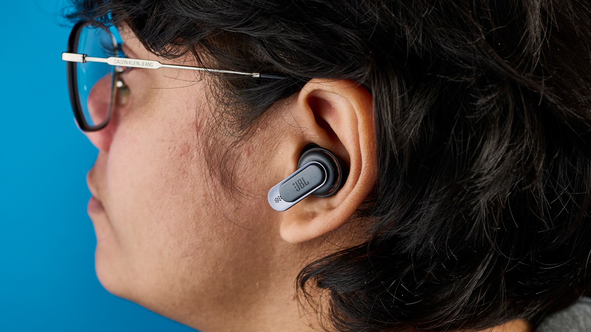 זוג אוזניות אלחוטיות JBL Tour Pro 2 בצבע שחור