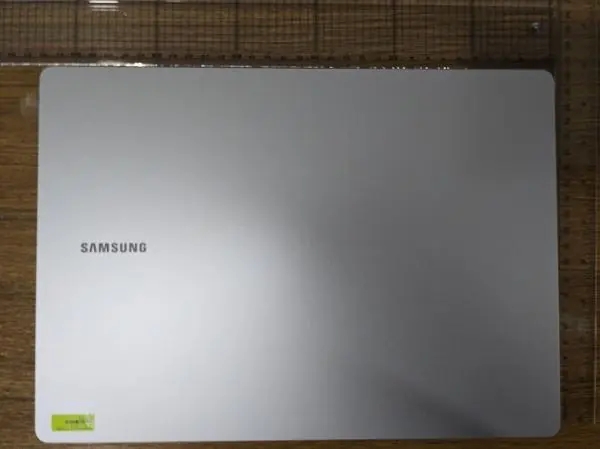 תמונה דלפה של Samsung Galaxy Book 4
