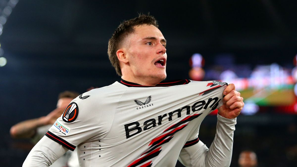 lorian Wirtz of Bayer Leverkusen celebrates scoring his team