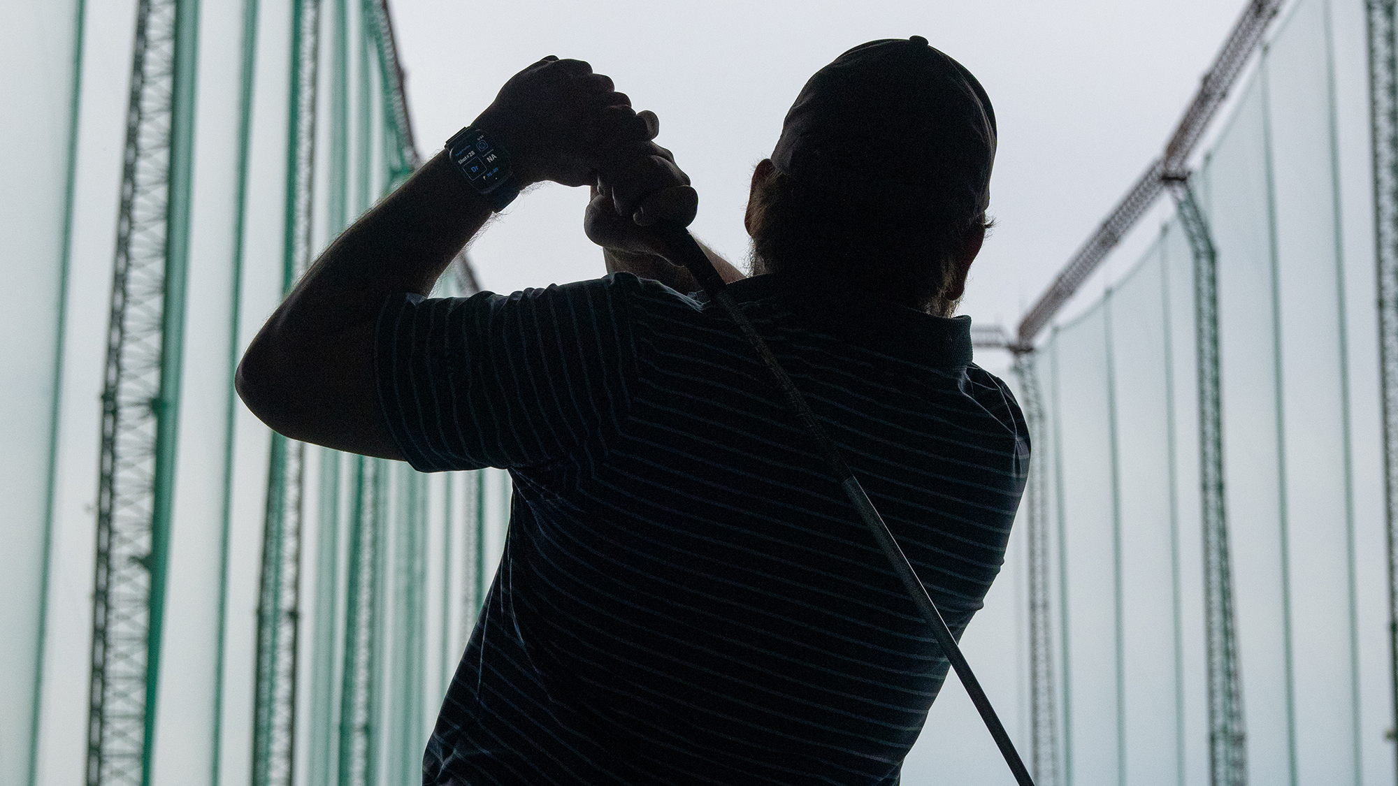 ממשיכים בתנופת הגולף.