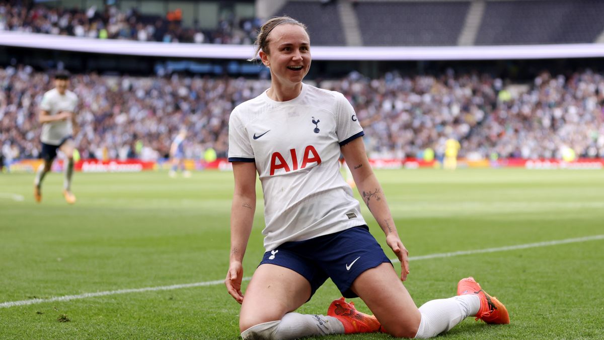 Martha Thomas of Tottenham Hotspur celebrates scoring her team