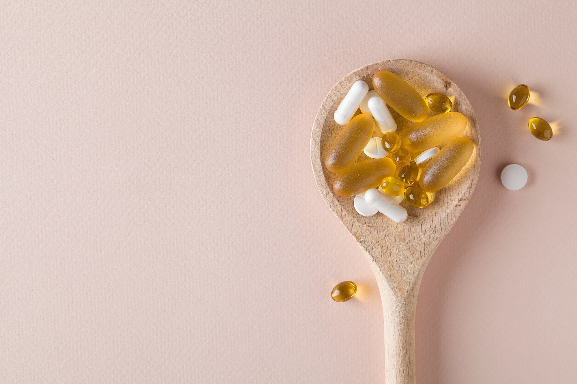 מחקר חושף כיצד חשיפת UV ומוצא אתני משפיעים על רמות ויטמין D, וקורא להנחיות מותאמות לתוספי מזון