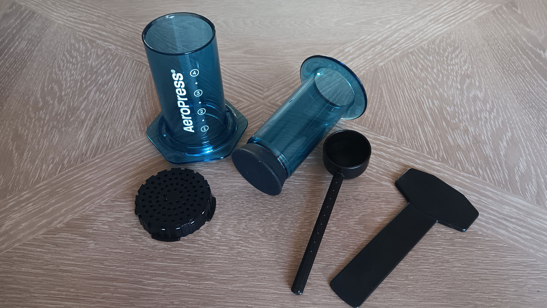 מכבש קפה AeroPress Clear Color בצבע כחול