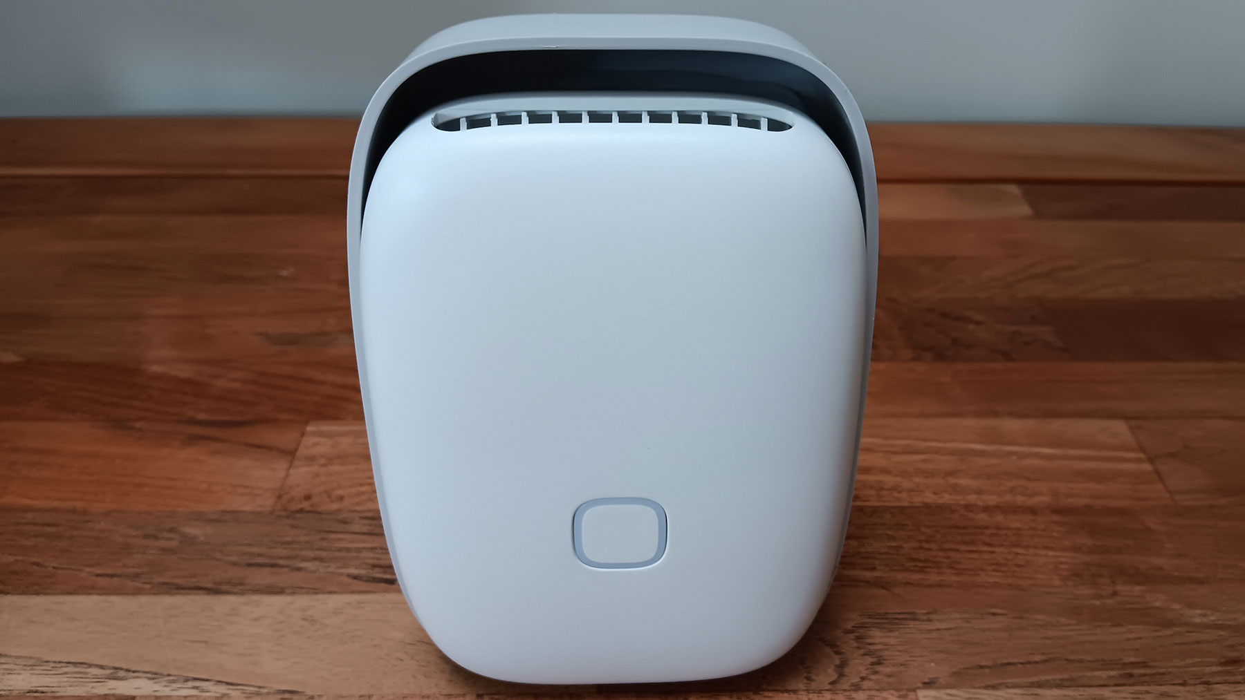 מכשיר מדף על השולחן