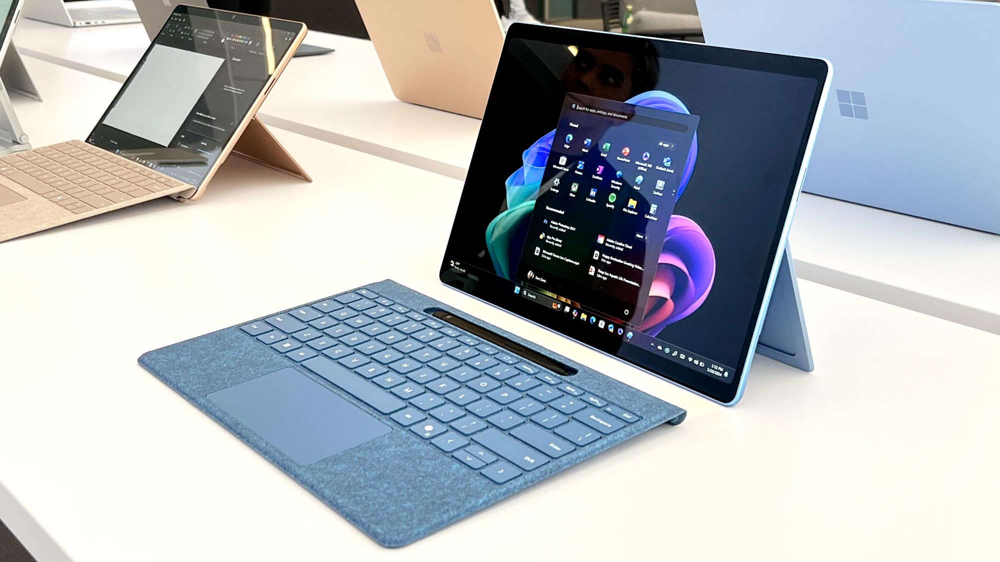 יחידת הדגמה של Microsoft Surface Pro 11