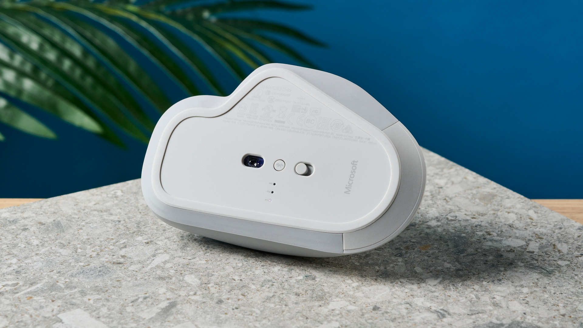 עכבר אלחוטי לבן של Microsoft Surface Precision