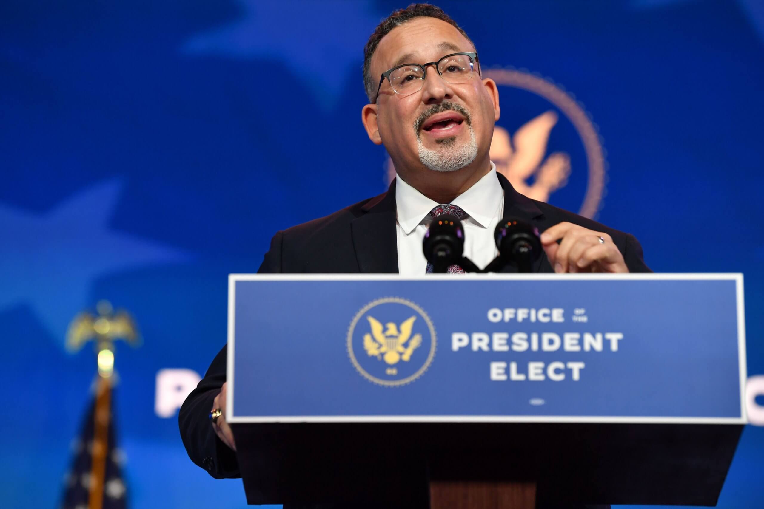 קבוצות יהודיות מובילות מחרימות את מחלקת החינוך בפגישת אנטישמיות