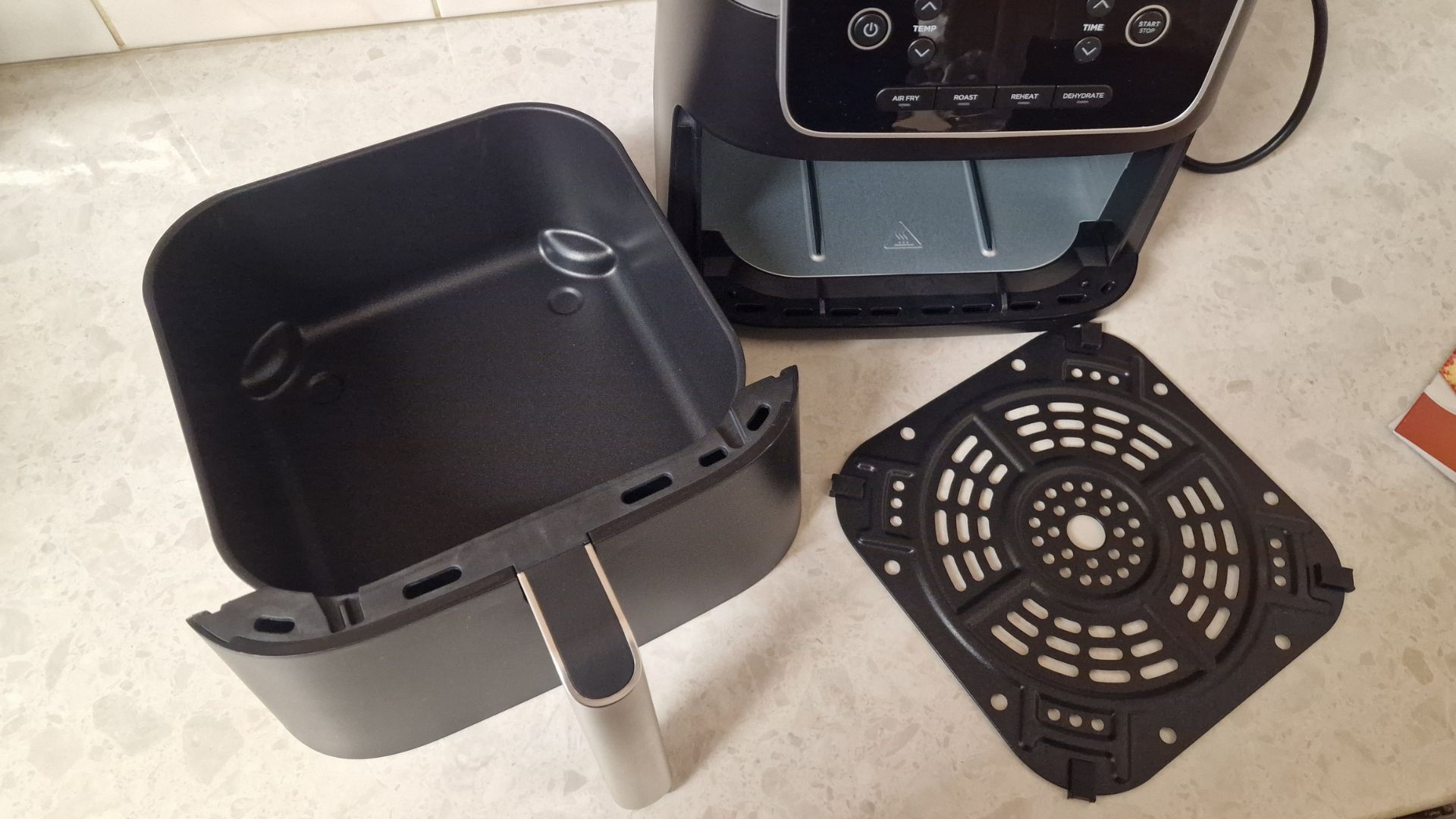 Ninja Air Fryer Pro 4-in-1 עם הכנסה למגירה 