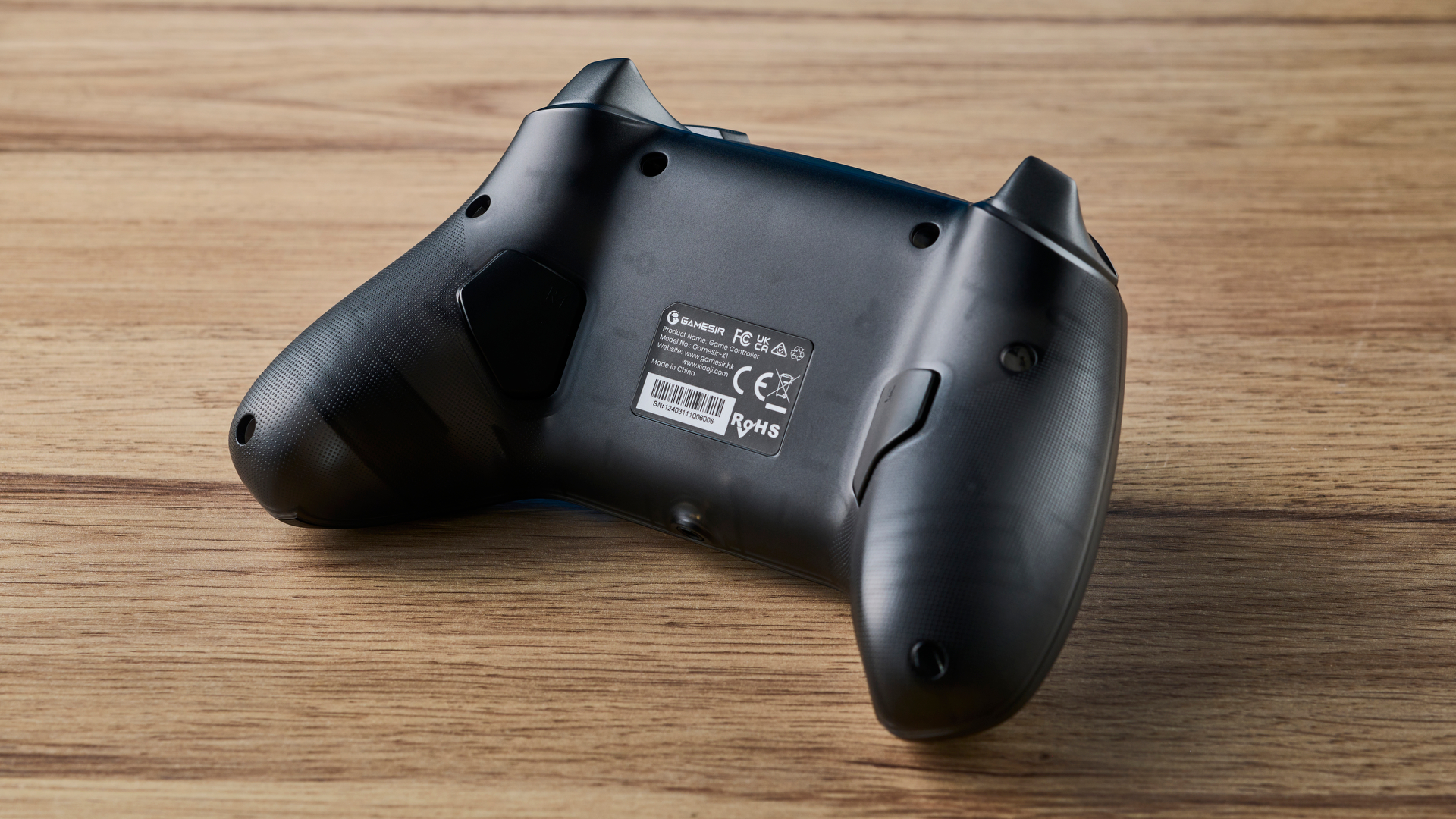 החלק האחורי של בקר ה-Xbox/PC המחווט GameSir Kaleid