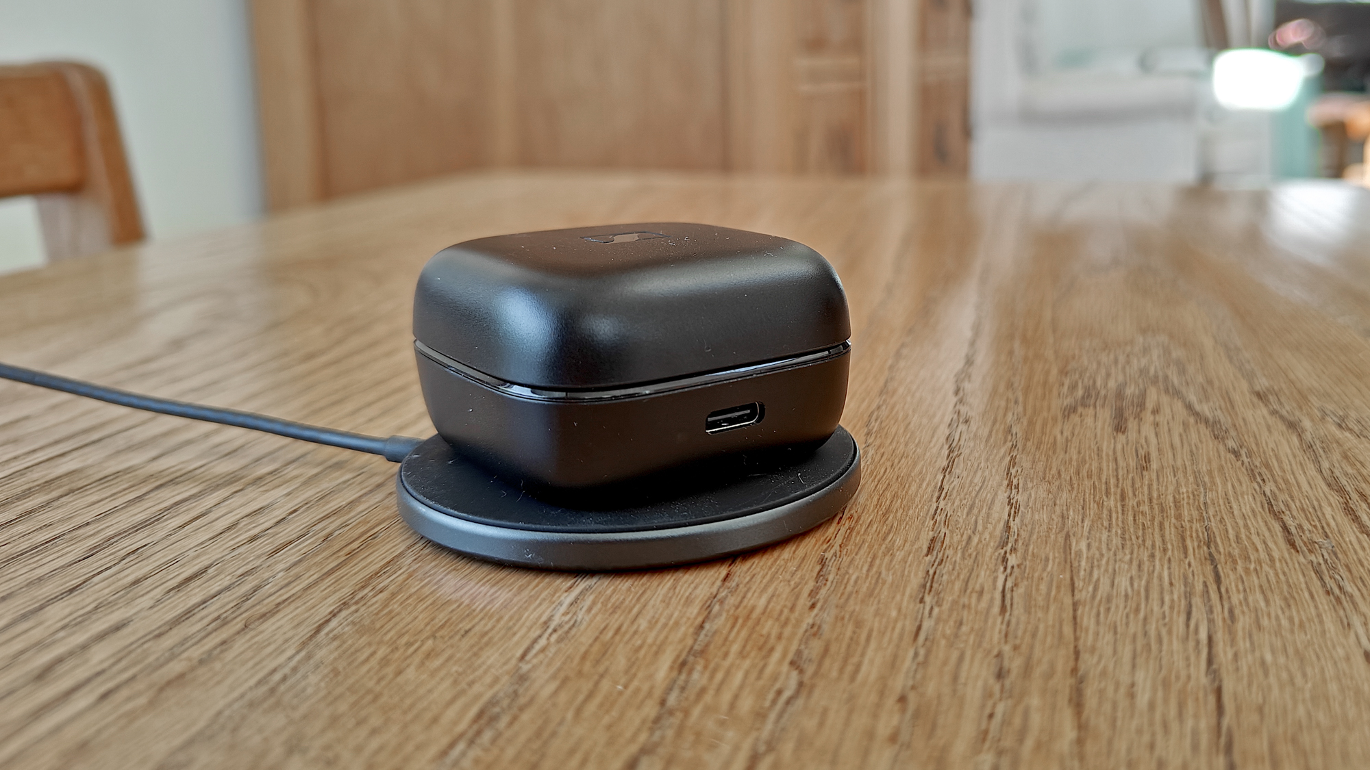 סקירת Sennheiser Accentum True Wireless מאת Alex Bracetti שפורסמה ב-17 ...