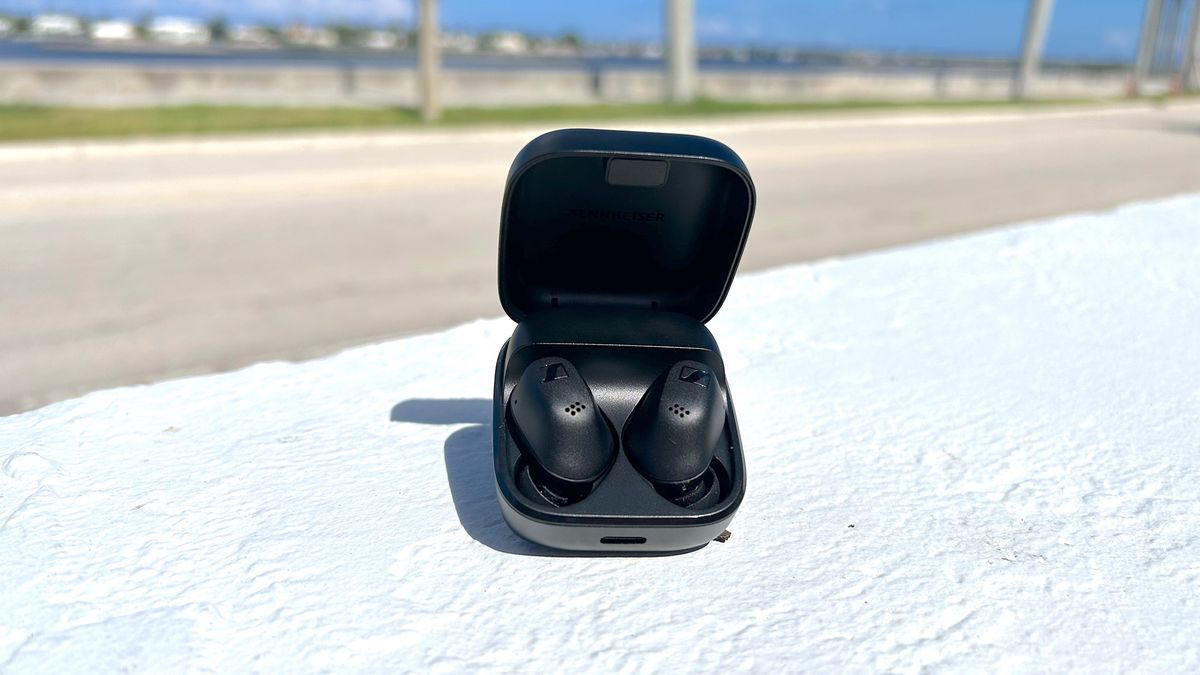 סקירת Sennheiser Accentum True Wireless מאת Alex Bracetti שפורסמה ב-17 ביוני 24 ה-Sennheiser Accentum True Wireless מציעה ביטול רעשים חזק, אך העיצוב חסר כשרון ותוכלו למצוא חלופות עם צליל מעולה במחיר דומה.