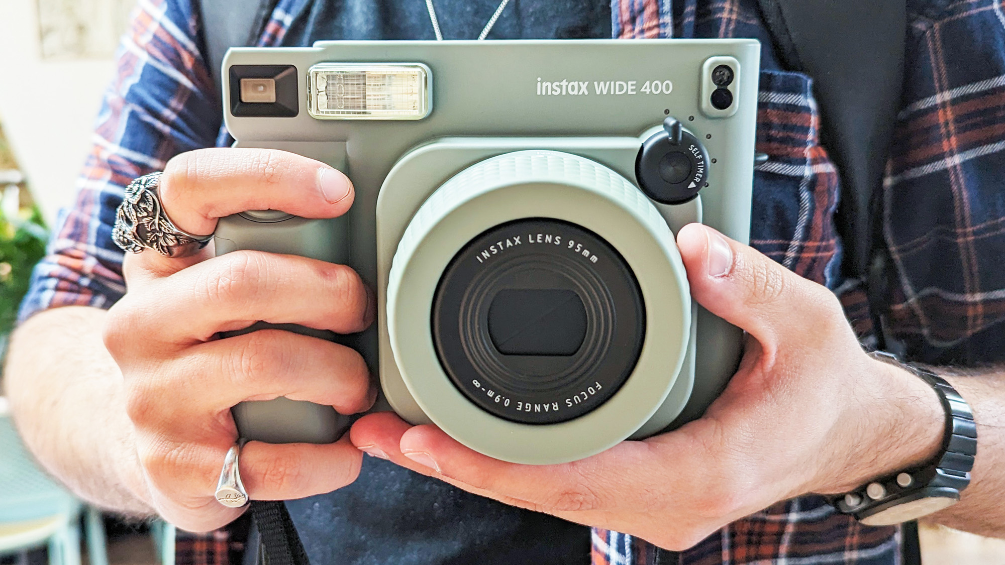 מצלמת Fujifilm Instax Wide 400 מיידית בצבע ירוק מרווה