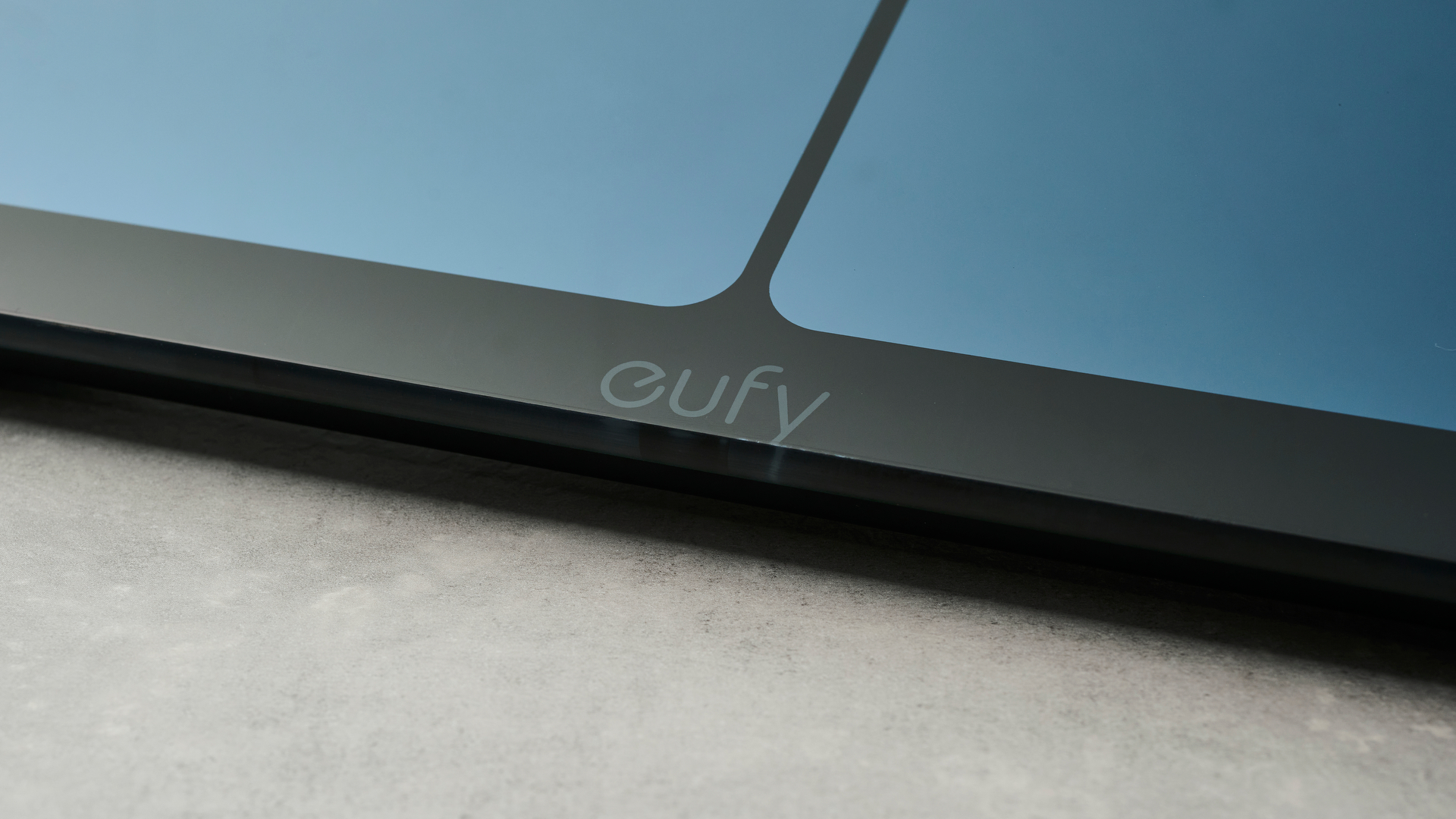 הלוגו התחתון של Eufy Smart Scale P3
