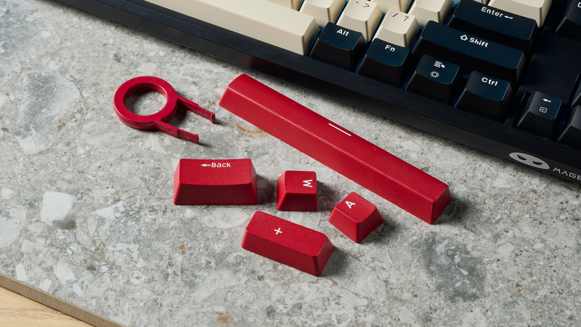 מקלדת גיימינג חוטית בשחור, לבן ואדום MageGee Sky87