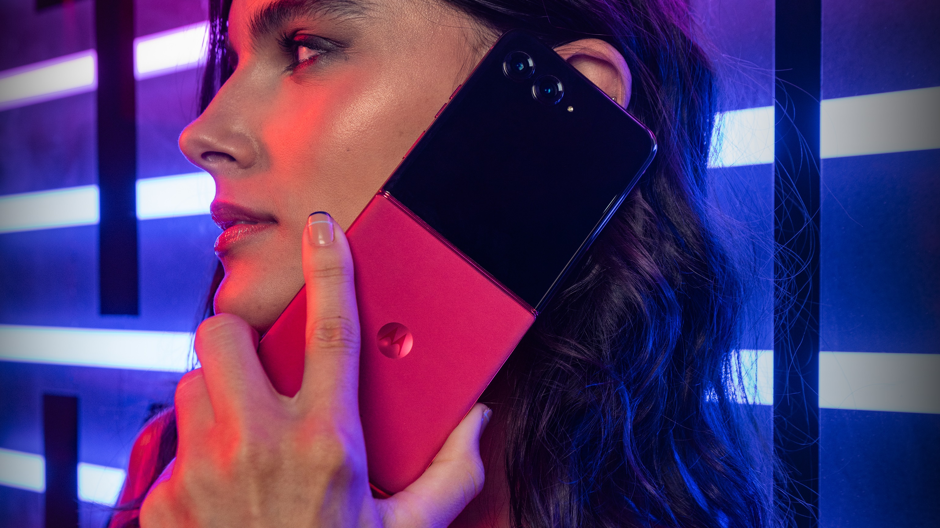 צילומי סגנון חיים של motorlla razr plus 2024