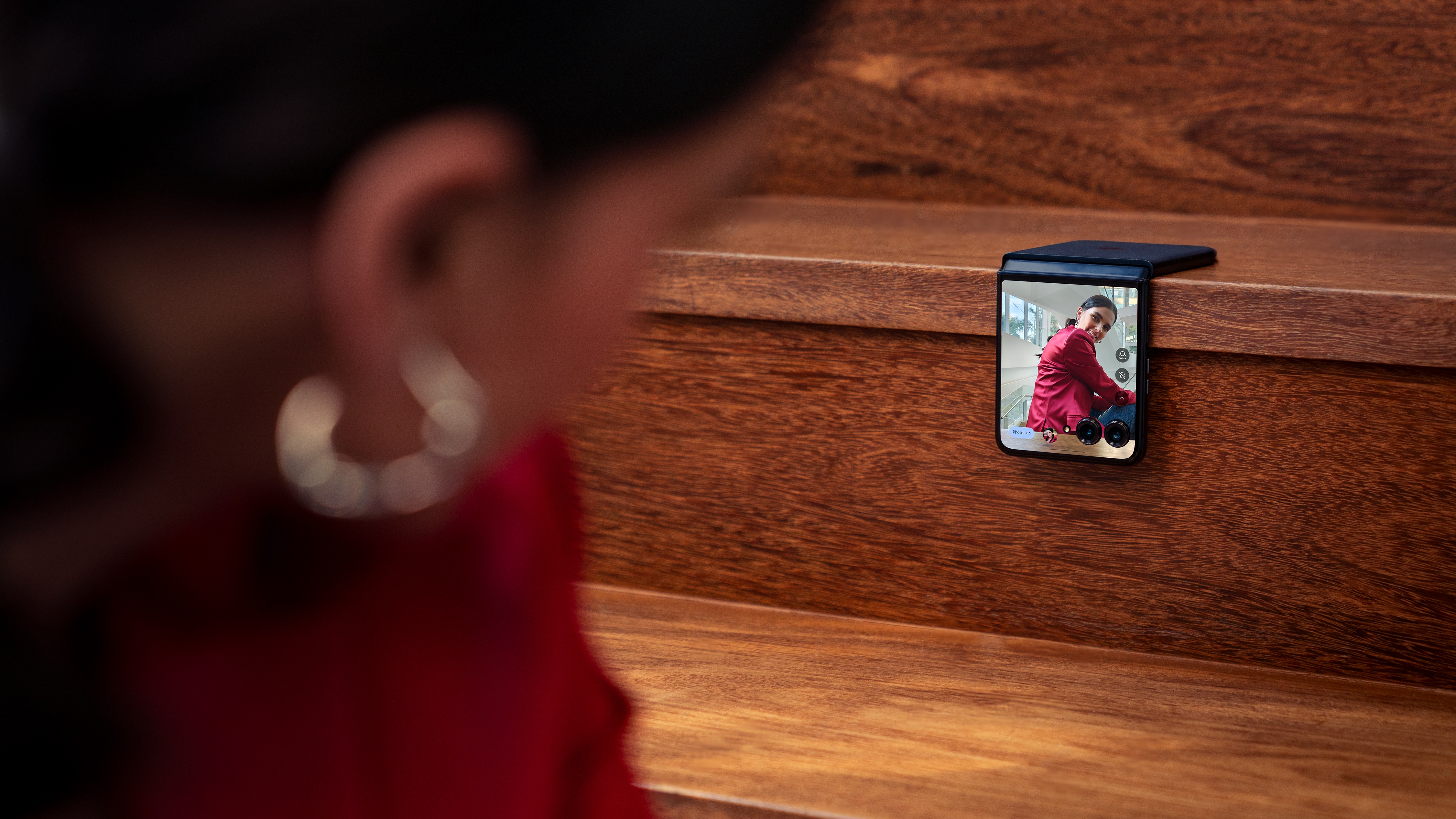 צילומי סגנון חיים של motorlla razr plus 2024