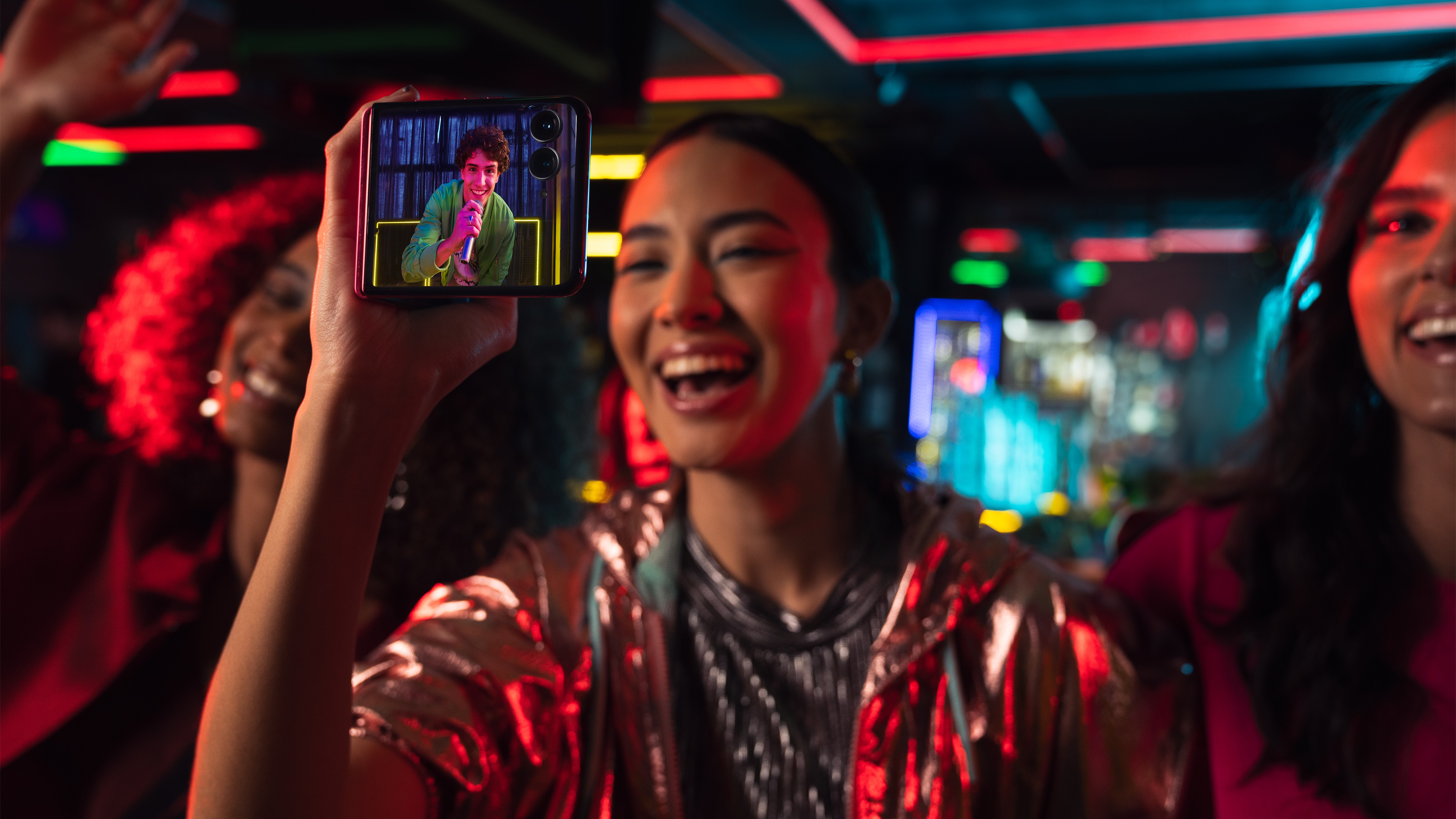 צילומי סגנון חיים של motorlla razr plus 2024