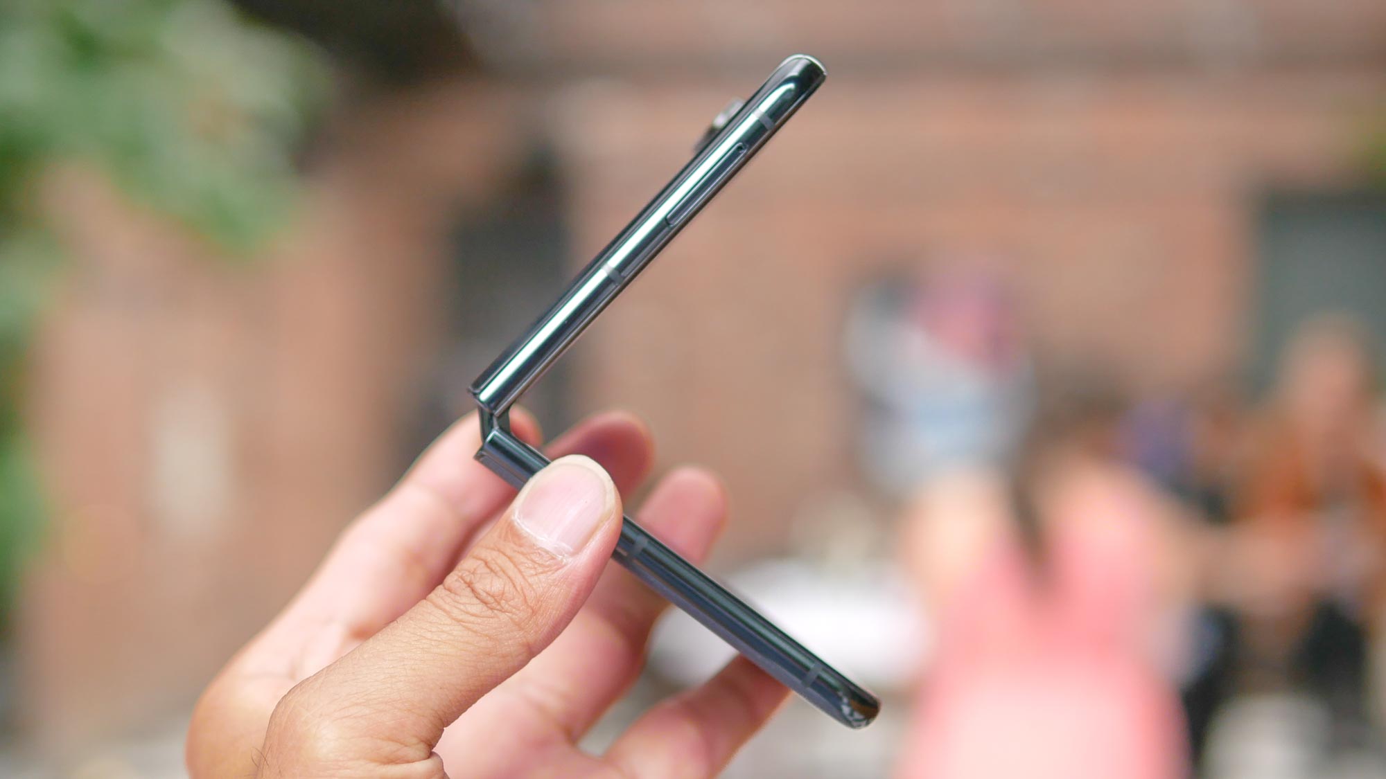 Motorola Razr Plus 2024 מעשי.