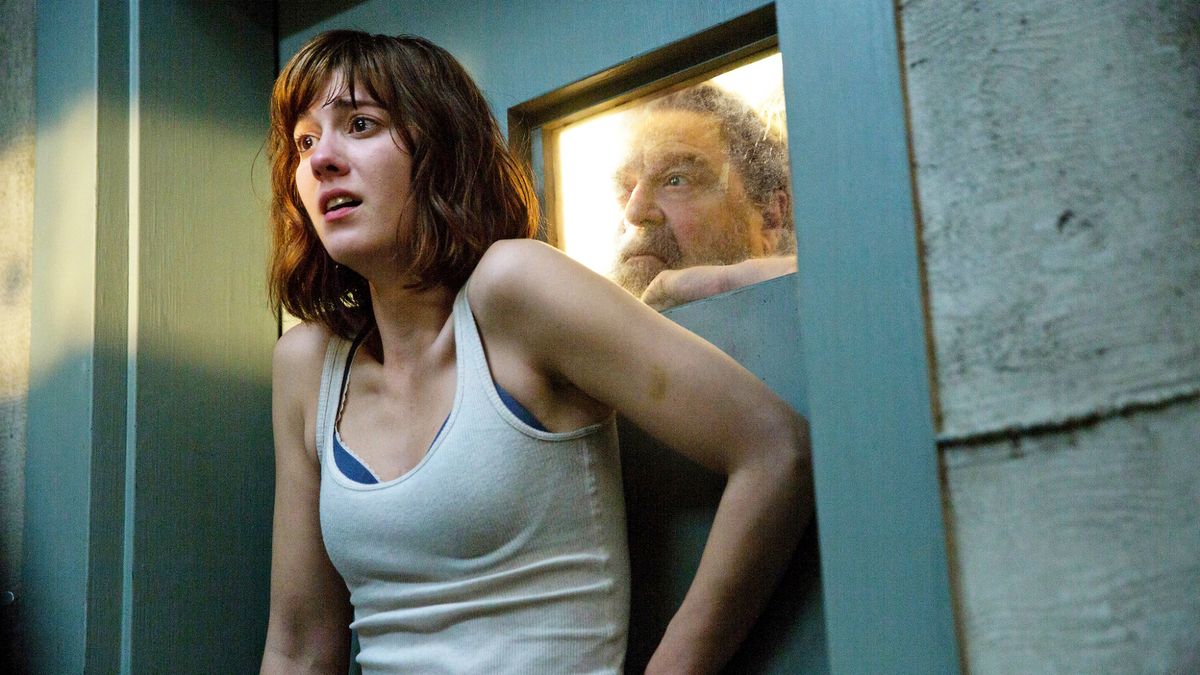 Mary Elizabeth Winstead and John Goodman in 10 Cloverfield Lane (2016)