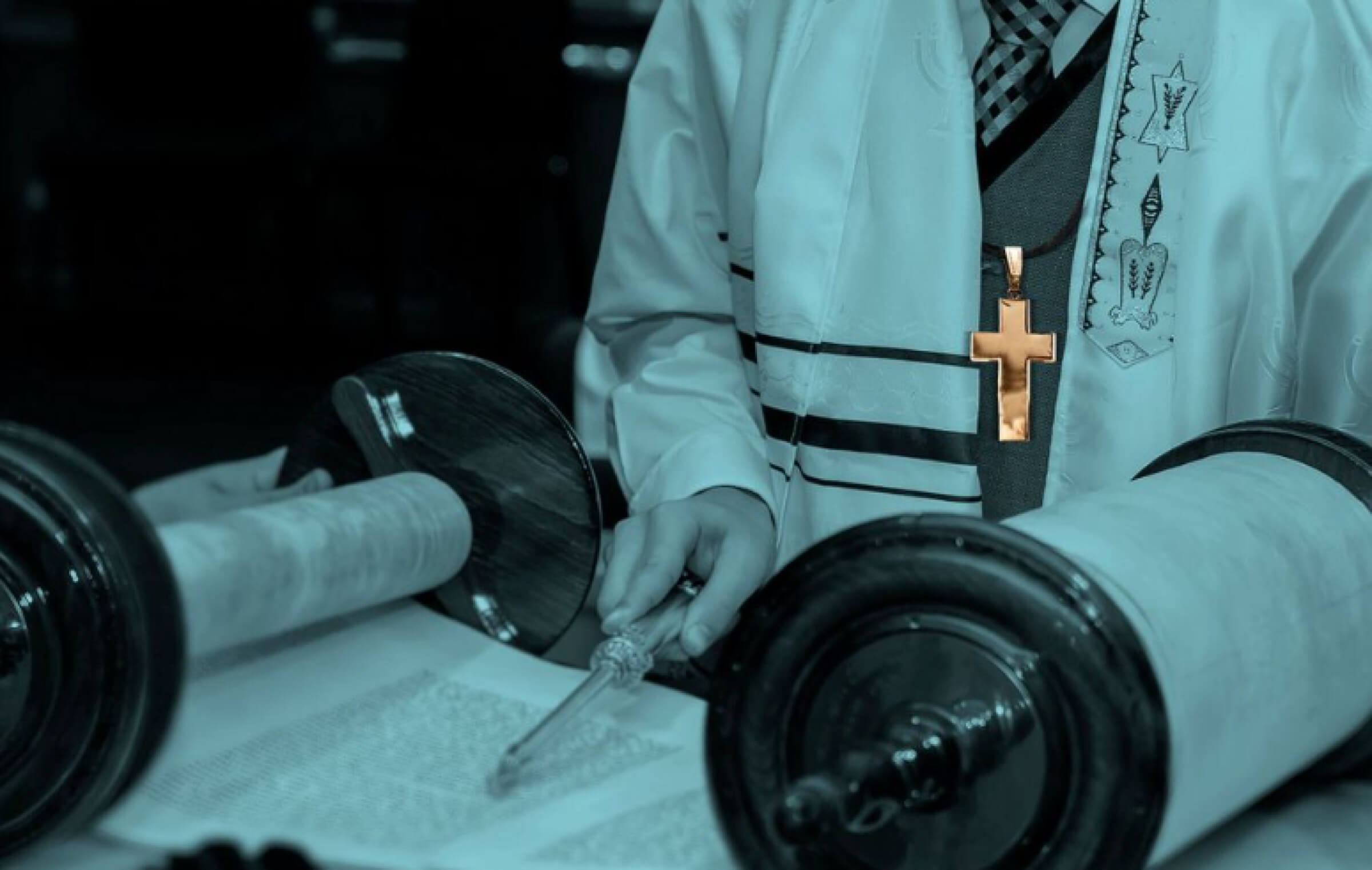 האם יהודים צריכים להשתתף בעצרת נגד אנטישמיות שמתארחת על ידי אנשים שמנסים להמיר אותם?