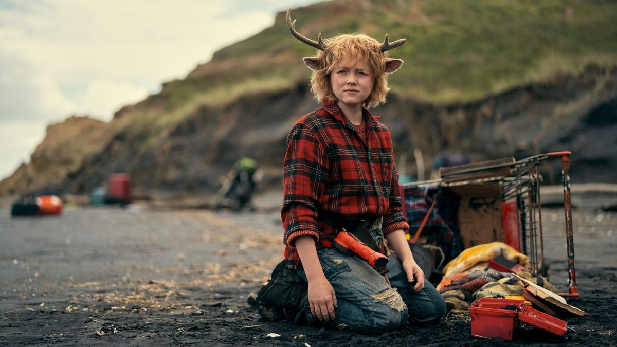 Gus (Christian Convery) and Wendy (Naled Murray) in