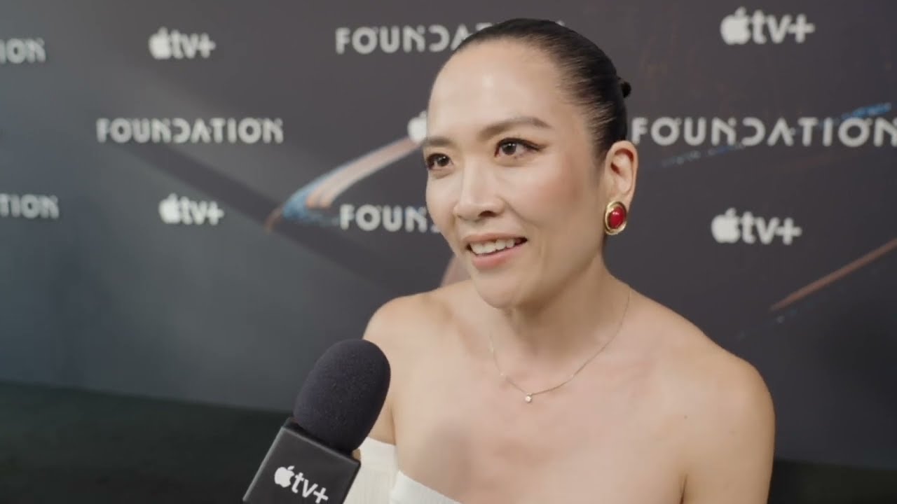 Sandra Yi Sencindiver בראיון קרן ב-YouTube