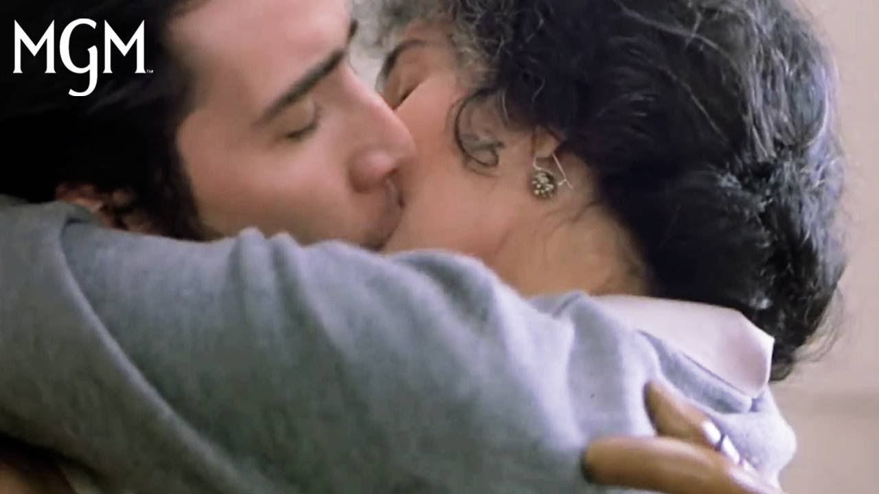 MOONSTRUCK (1987) | טריילר רשמי | MGM - יוטיוב