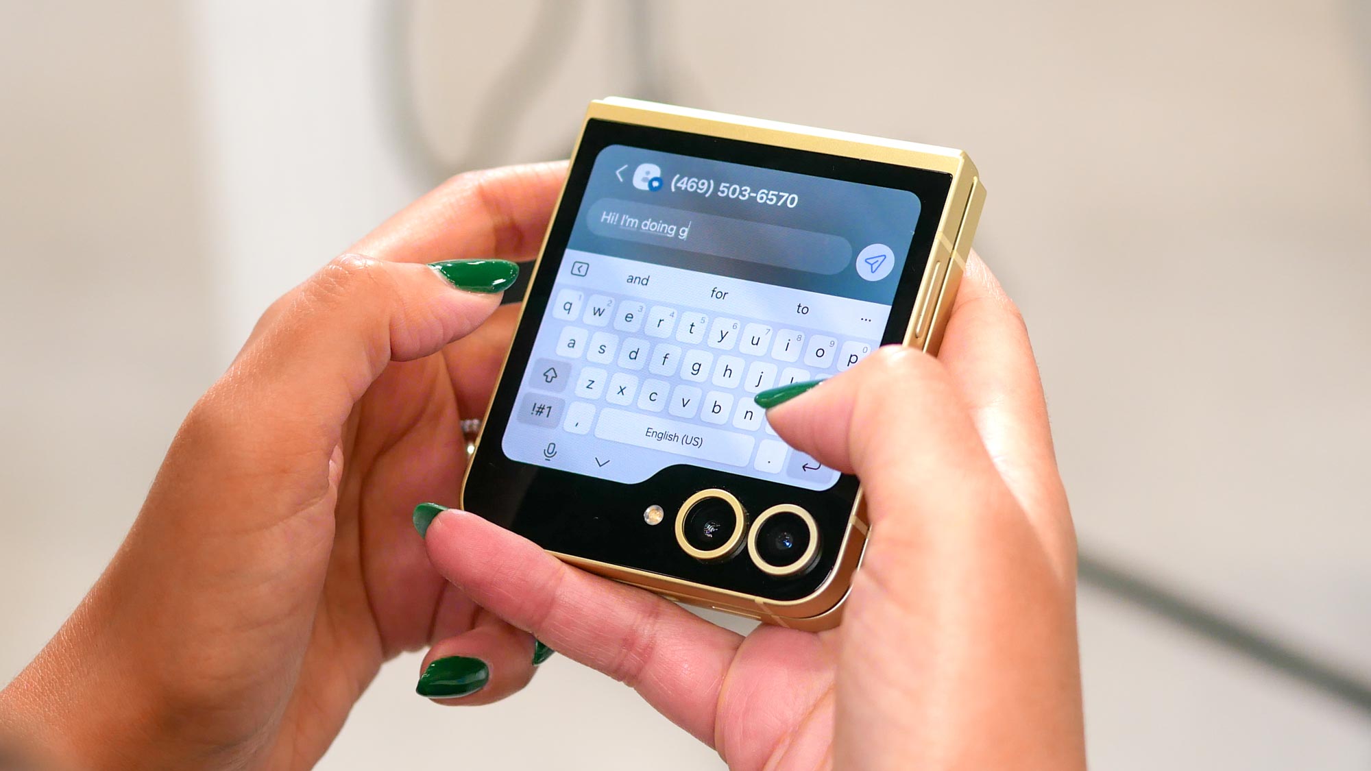 Samsung Galaxy Z Flip 6 מעשי.