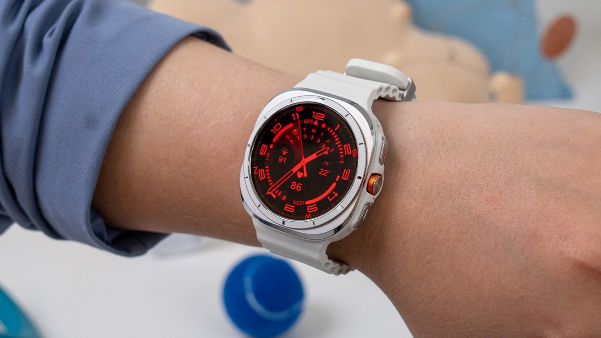 סקירה מעשית של Samsung Galaxy Watch Ultra: זה מה שחיכיתי לו מאת Kate Kozuch שפורסמה ב-10 ביולי 24 עדיין לא דורג.  הנה איך זה מסתדר עם שעונים אחרים בהתבסס על רושם ראשוני.