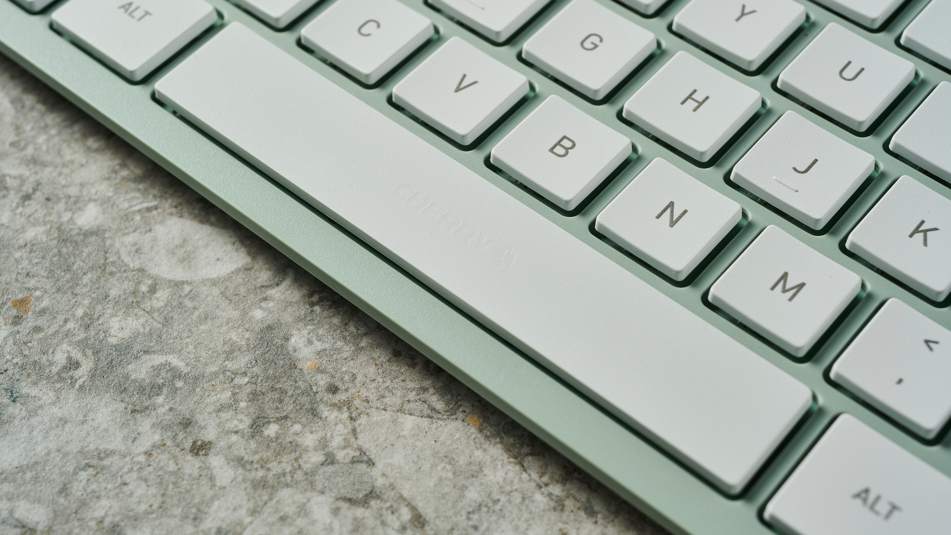 מקלדת אלחוטית Cherry KW 7100 Mini BT בצבע ירוק אגבה