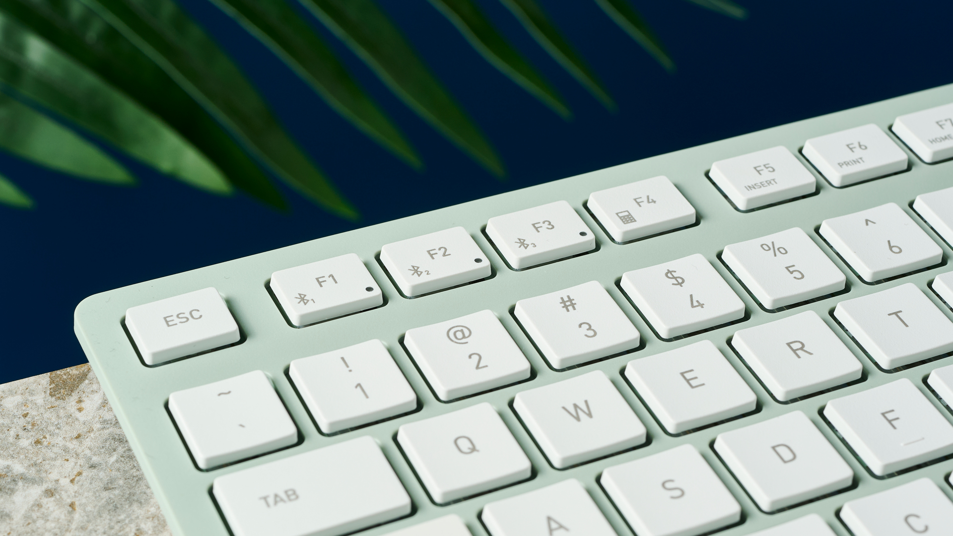 מקלדת אלחוטית Cherry KW 7100 Mini BT בצבע ירוק אגבה