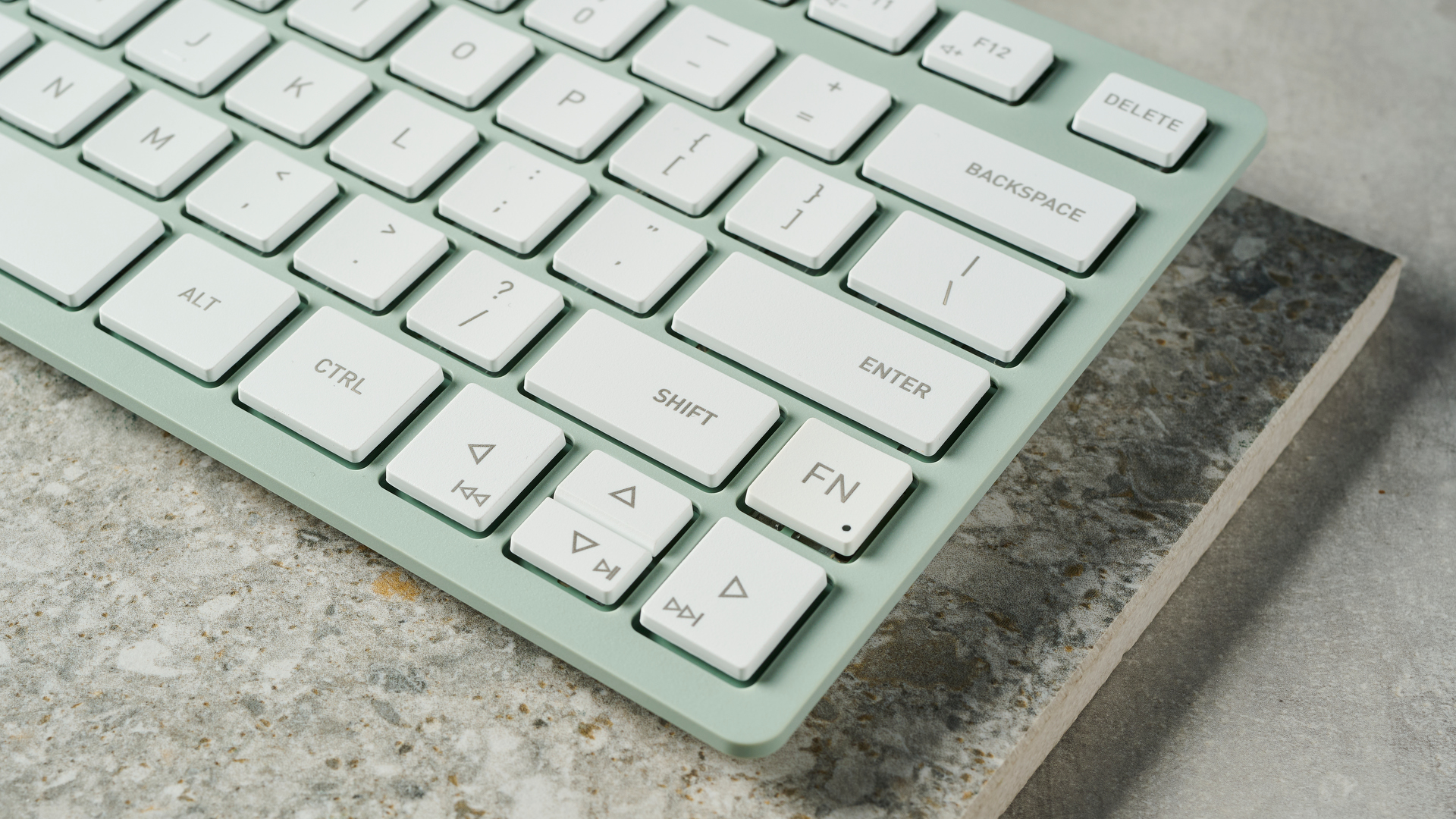 מקלדת אלחוטית Cherry KW 7100 Mini BT בצבע ירוק אגבה